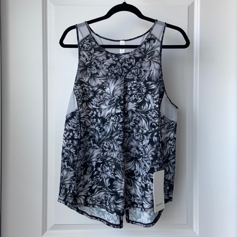 Lululemon brand new floral training tank